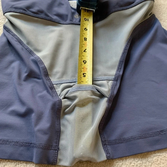 LULULEMON Deep V Tank top with back pocket size 6 - Picture 4 of 15